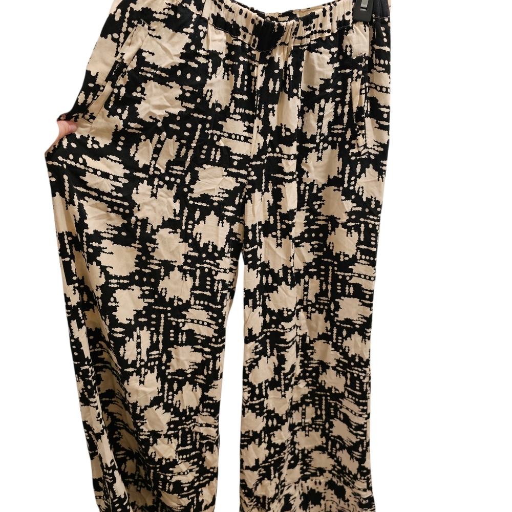 Anthropologie Black and Cream Women's Pants
